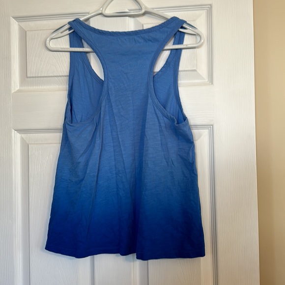 Vineyard Vines tank - Picture 3 of 3